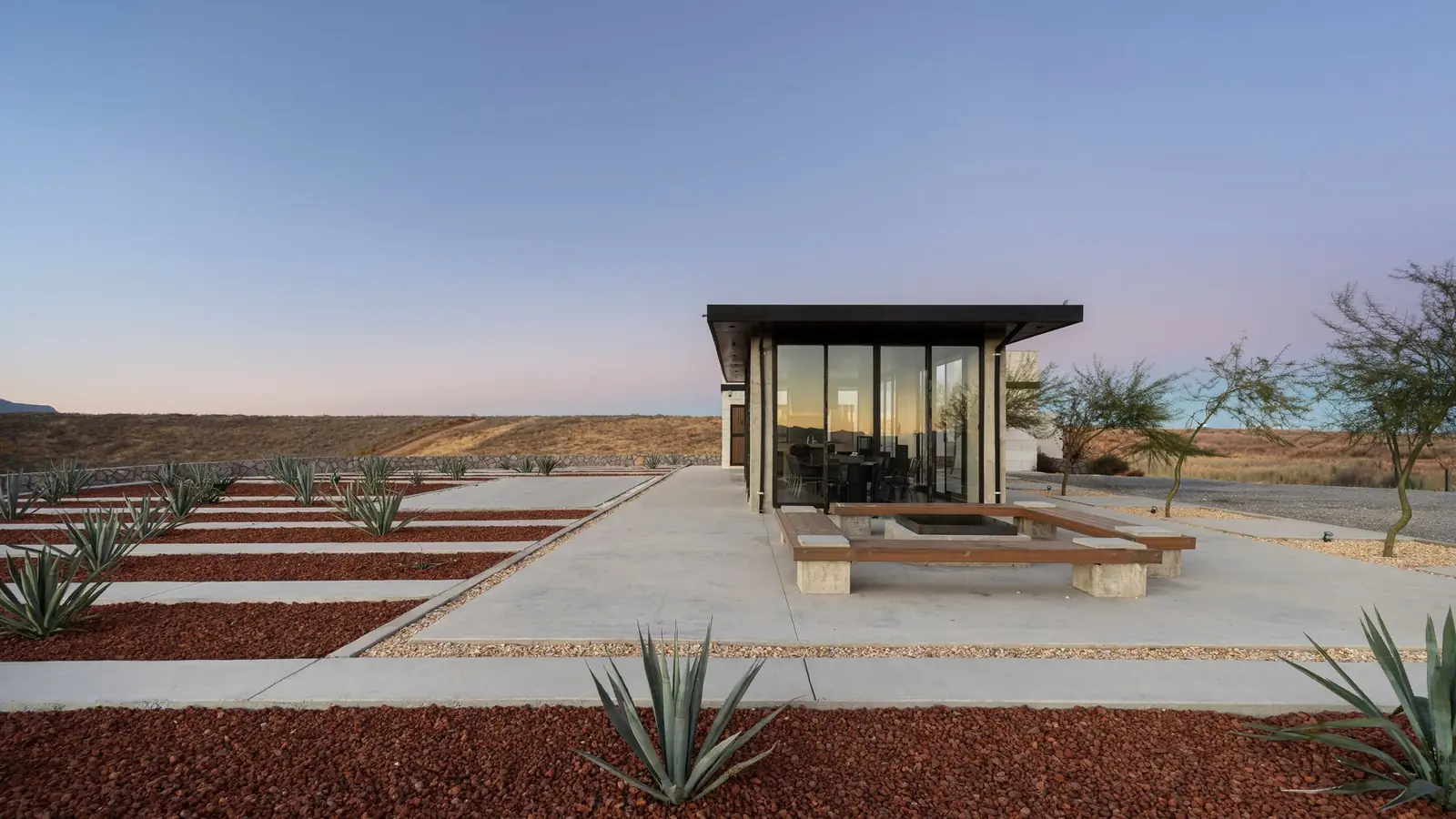Terraza Los Agaves con fogata y bancas